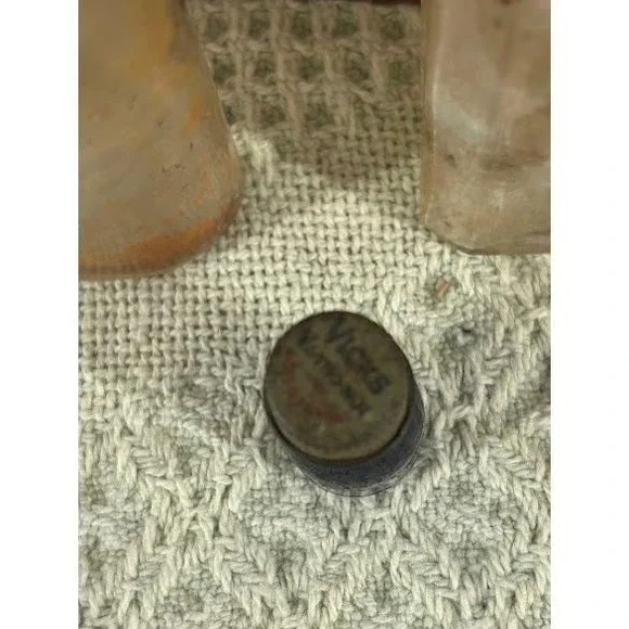 Vintage Apothecary Bottles Lot Groves Chill Tonic Courage's Oriental Cream Vicks - Picture 3 of 6